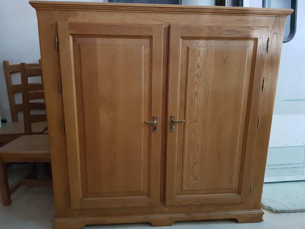 Vinoteca 150×145 de roble con capacidad de 161 botellas