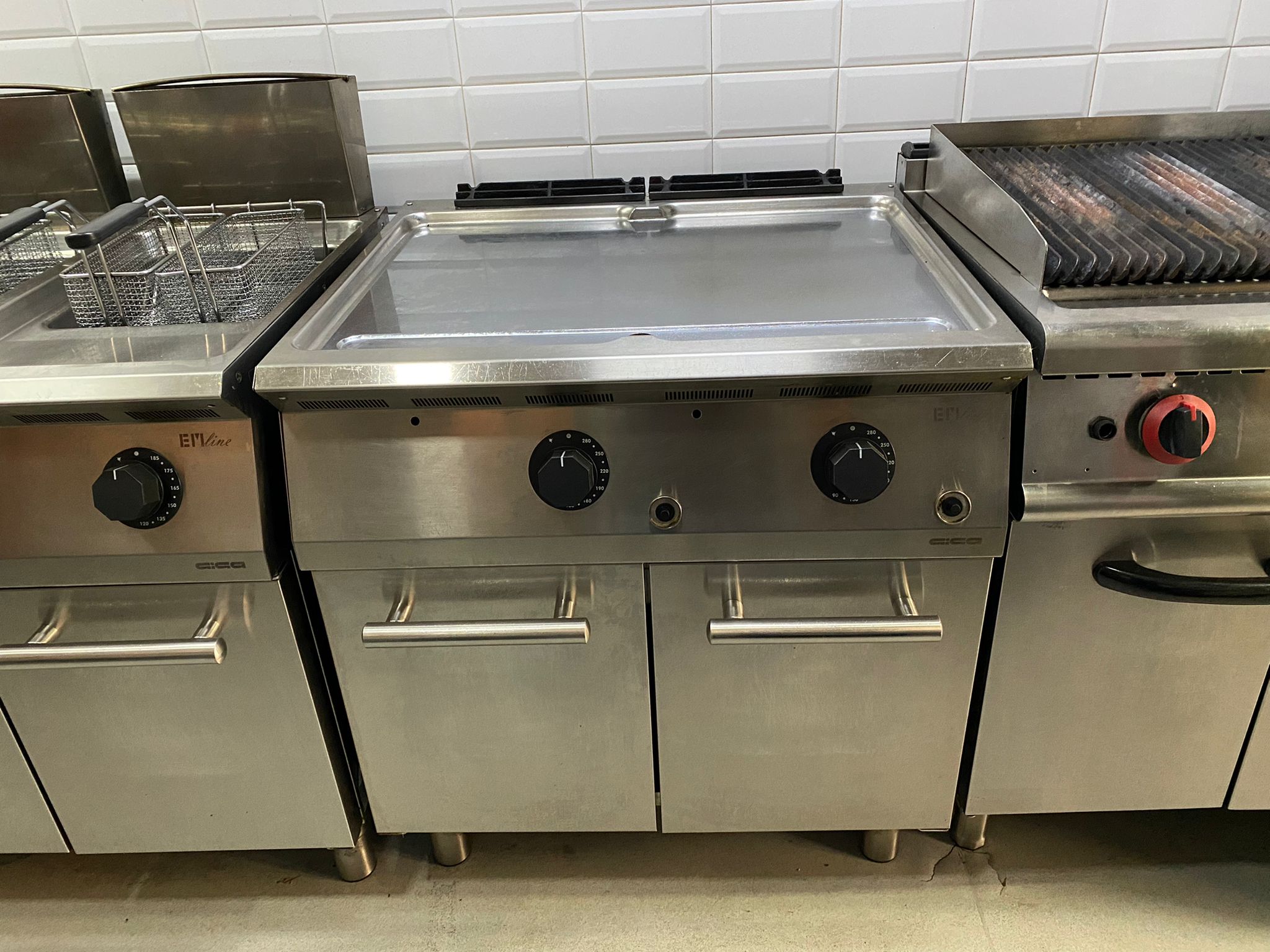 PLANCHA INDUSTRIAL A GAS MARCA EM LINE