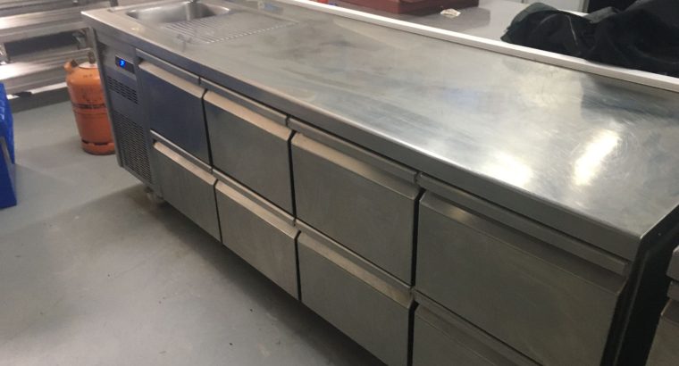 MESA FRÍA REFRIGERACIÓN CON FREGADERO