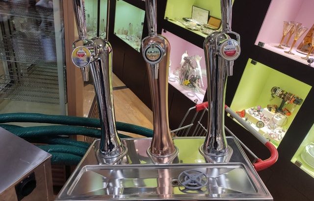 Tirador de cerveza con 3 grifos Amstel