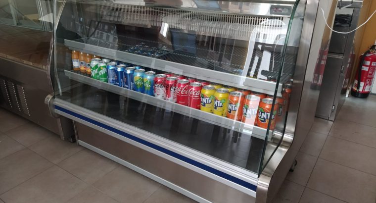 Vitrina refrigerada marca Coreco