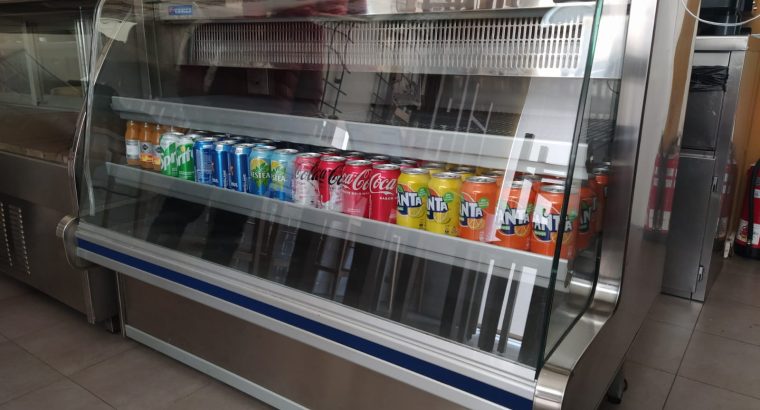 Vitrina refrigerada marca Coreco