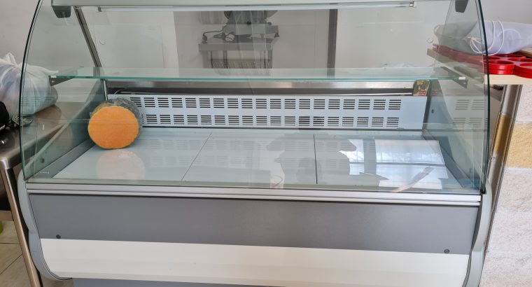 NEVERA EXPOSITORA DE 2 PUERTAS CORREDERAS