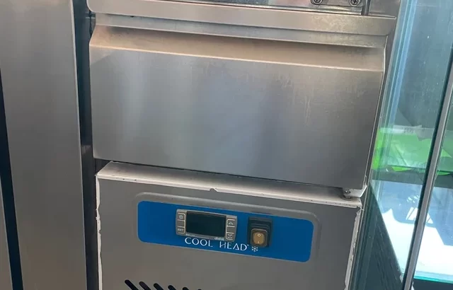 BAJO MOSTRADOR REFRIGERADO 2 PUERTAS