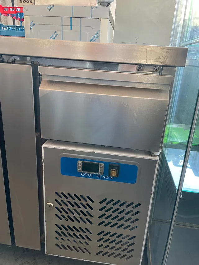 BAJO MOSTRADOR REFRIGERADO 2 PUERTAS