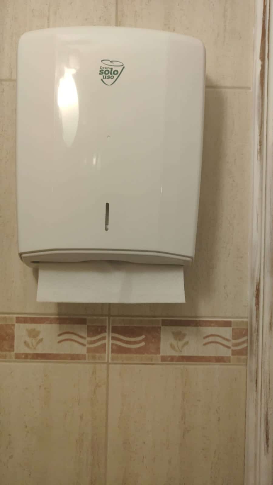 Dispensador de papel y jabón
