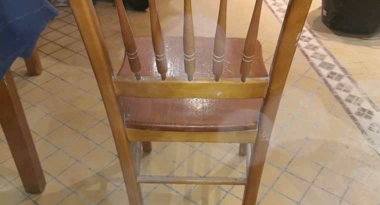 MESAS Y SILLAS DE MADERA MACIZA BARES