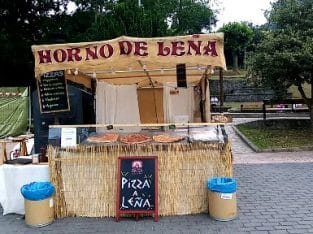 Parada de Pizza / Pan con horno a leña a remolque