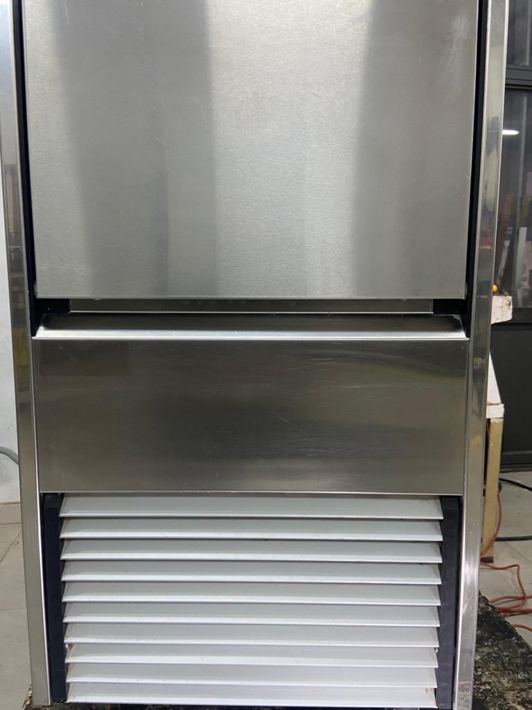 Fabricador de cubitos de hielo marca ITV Delta-35