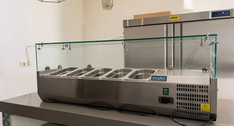 VITRINA REFRIGERADA CON 5 CUBETAS