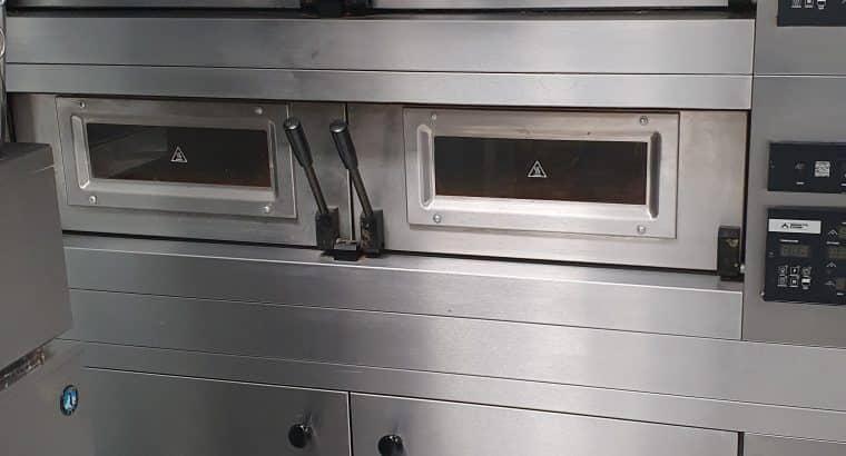 HORNO PAN / PIZZA DOBLE CÁMARA CON FERMENTADORA MORETTI P120 2LC PAS COMO NUEVO