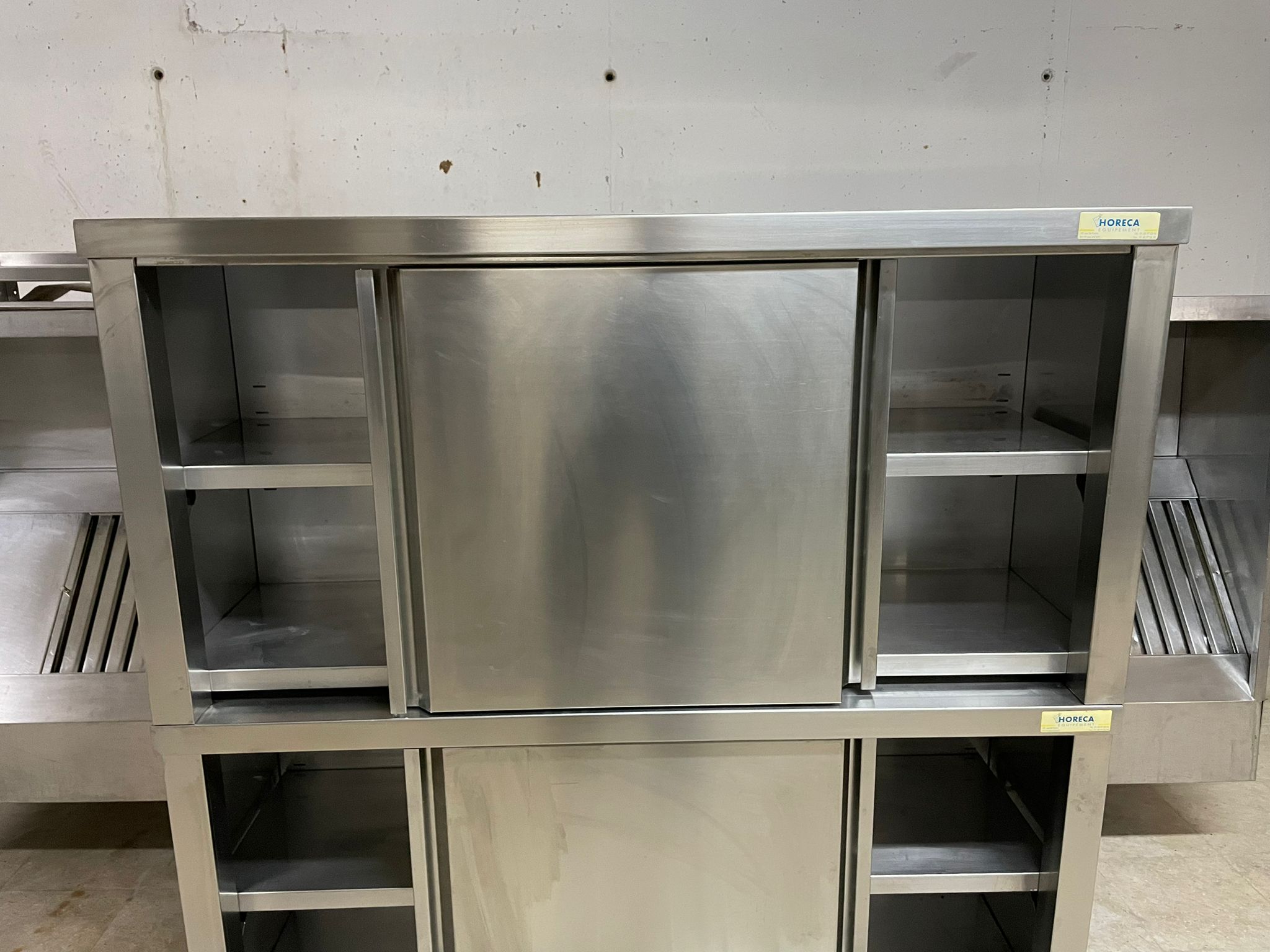 Dos armarios mural con puertas corederas