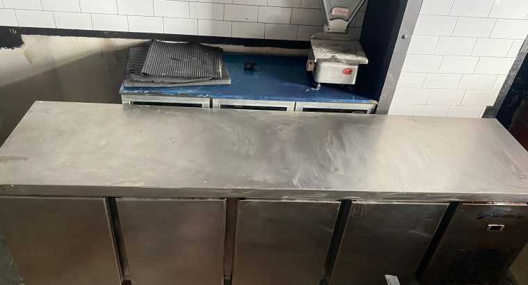 Bajo mostrador refrigerado acero inoxidable 4 puertas