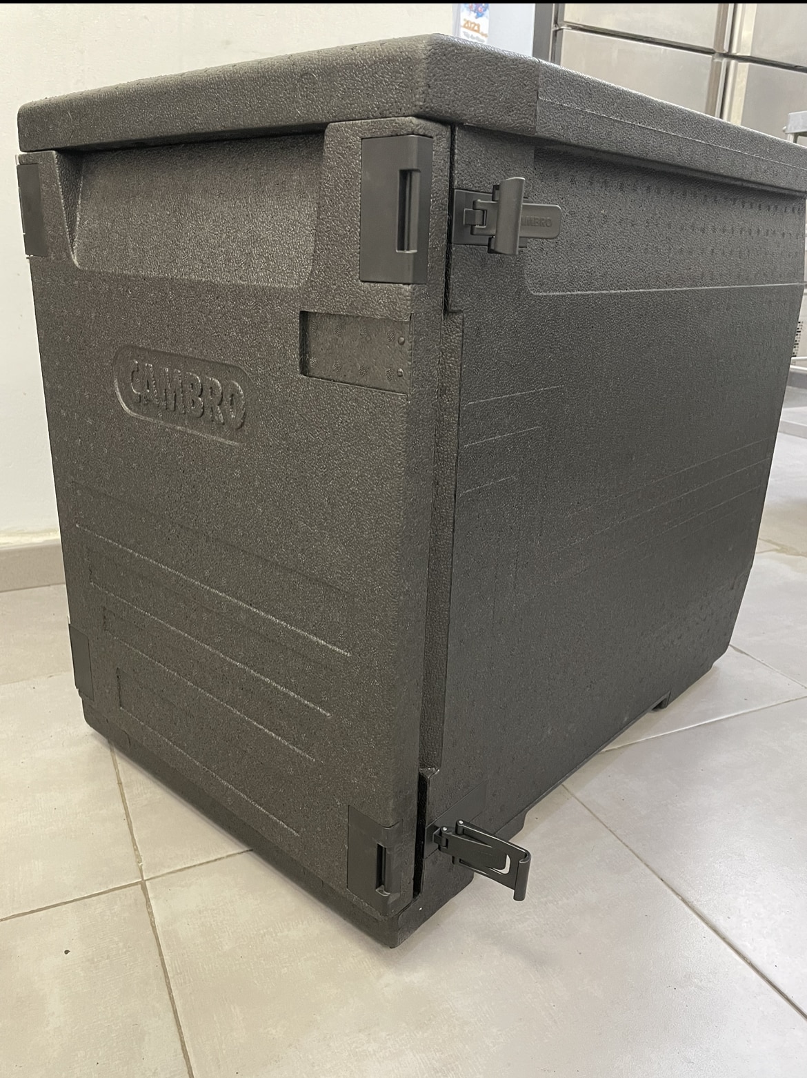 CONTENEDOR ISOTÉRMICO