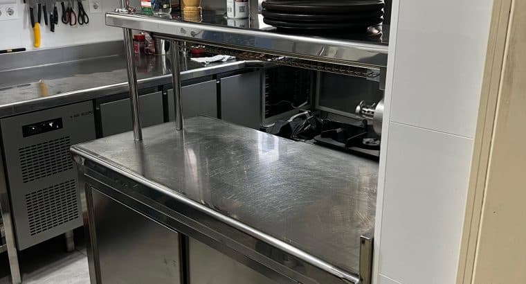 VENDO MESA CALIENTE CON PASAPLATOS