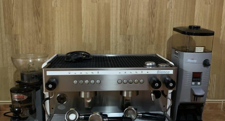 Cafetera y molinillos