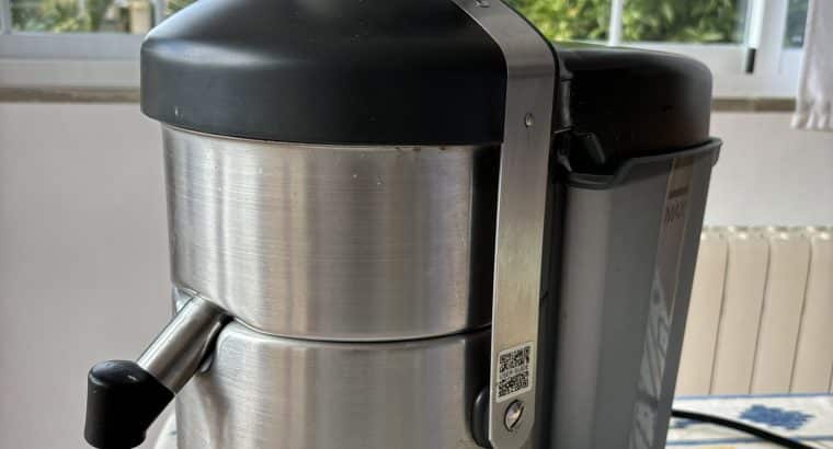 Extractor de zumo Robot Coupe J80
