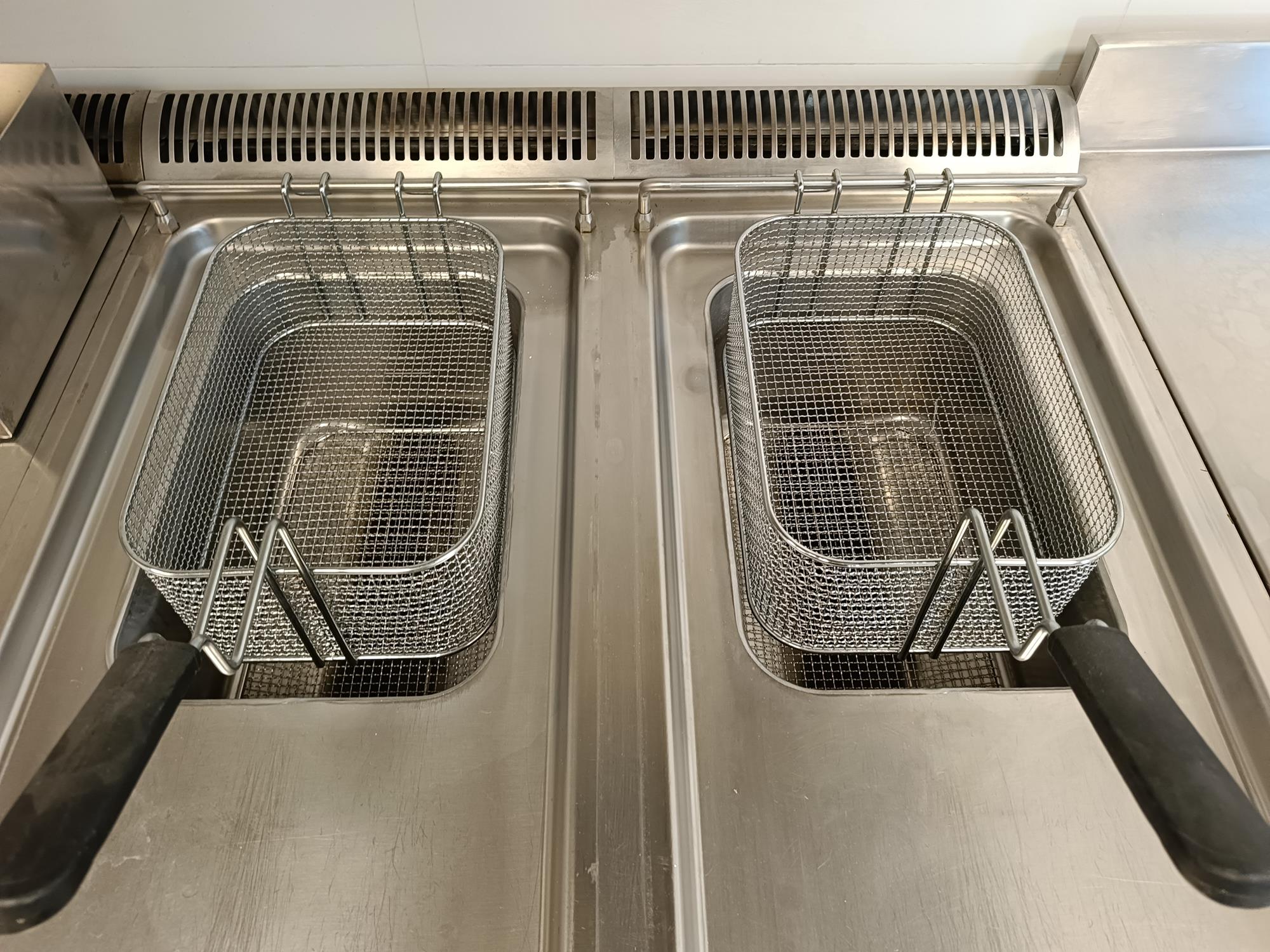 FREIDORA A GAS DOS CESTAS ELECTROLUX