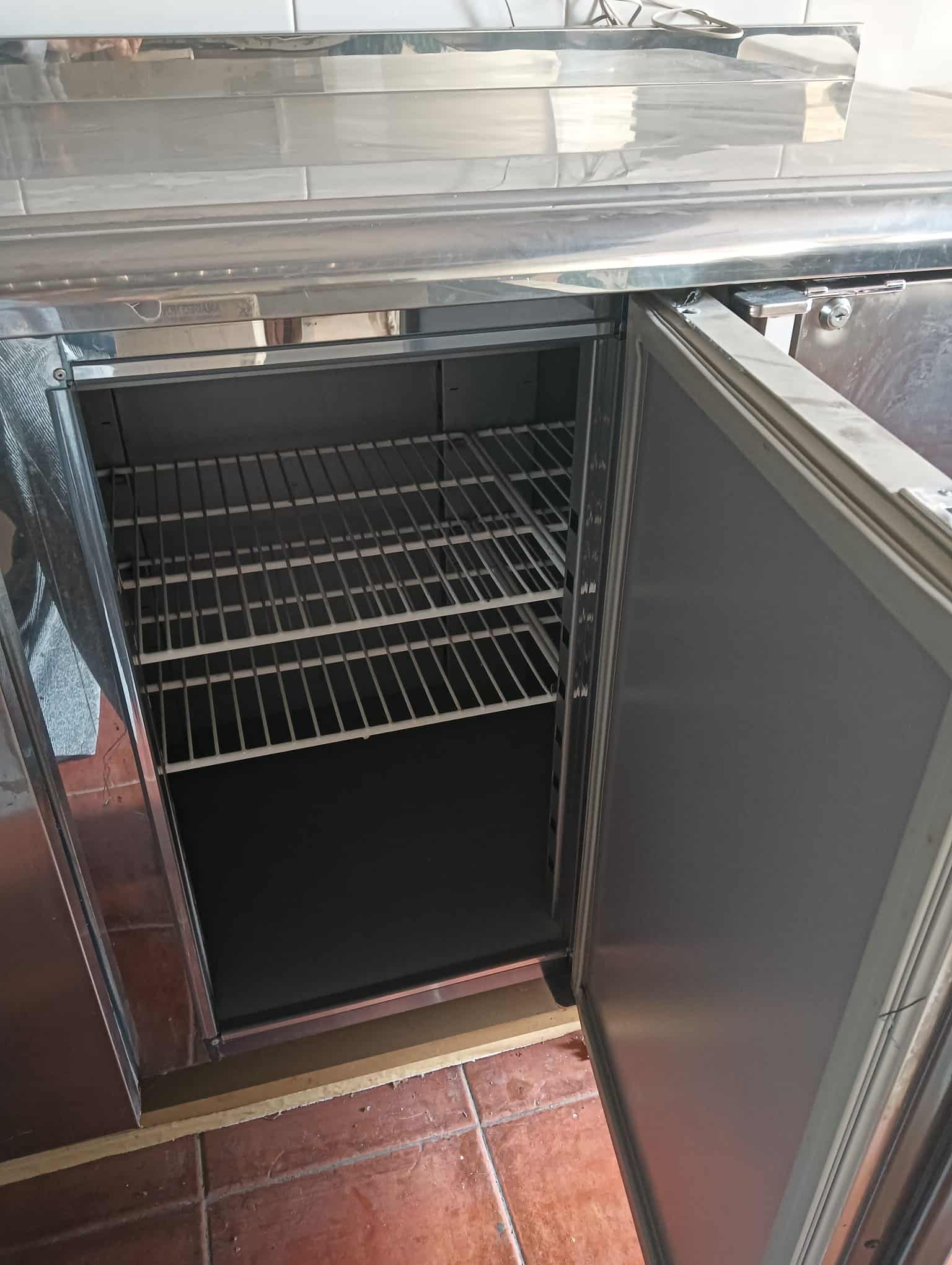 FRIGORÍFICO DE MESA «COMERSA» ACERO SEMINUEVO