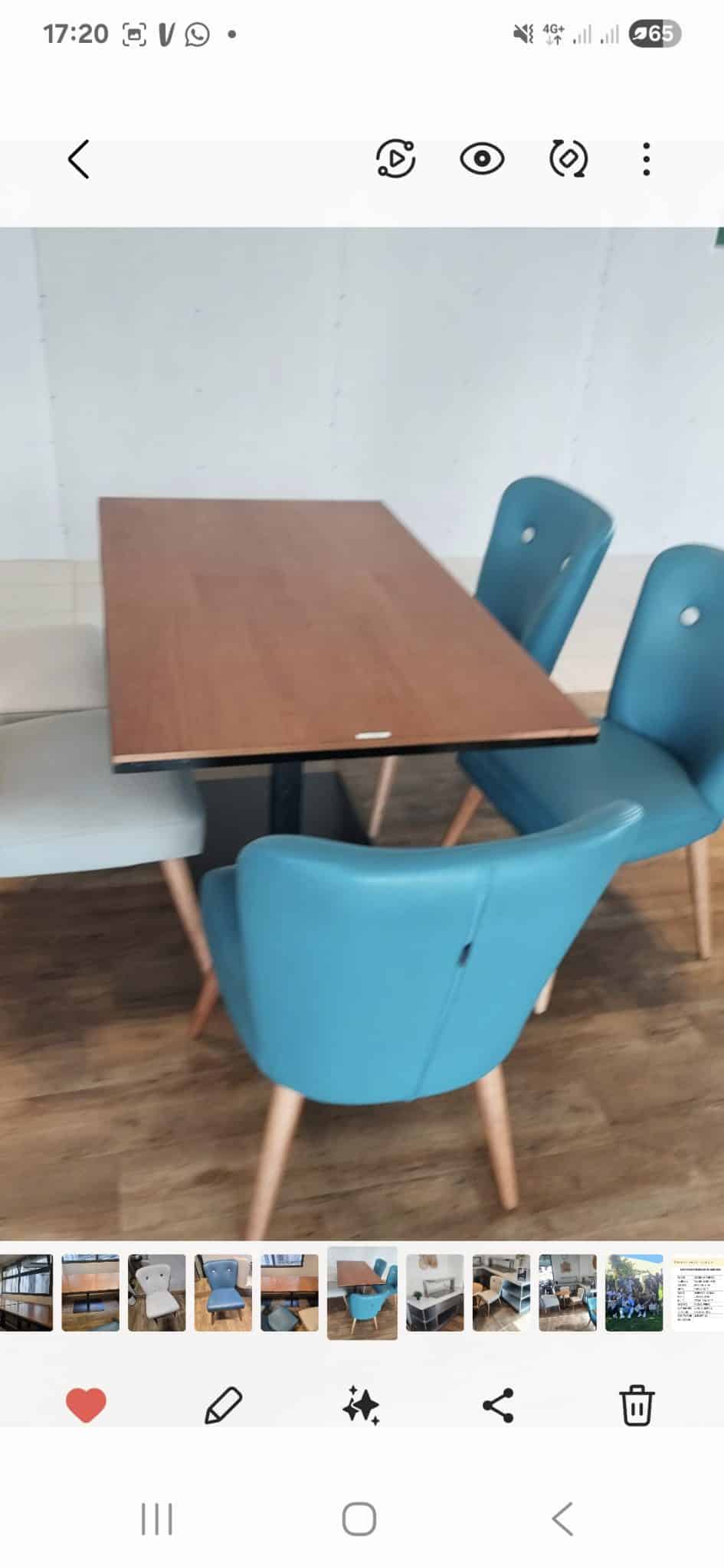Lote de 4 mesas grandes y 4 pequeñas más 33 sillas