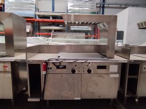 COCINA CALIENTE CON CAMPANA EXTRACTORA INTEGRADA