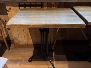 Mesas Bistró Madera y Hierro Fundido