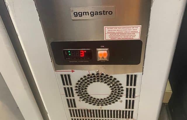 Mesa Refrigerada tipo Saladette Toronto GGMGASTRO