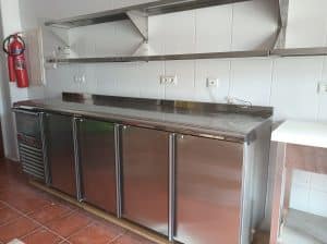 BAJO MOSTRADOR REFRIGERADO 4 PUERTAS NUEVO.