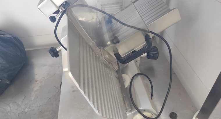Cortadora de fiambres profesional