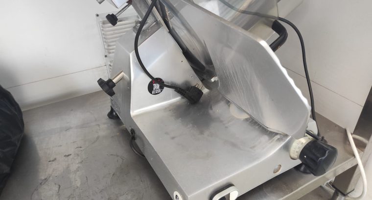 Cortadora de fiambres profesional