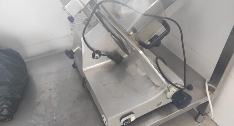 Cortadora de fiambres profesional