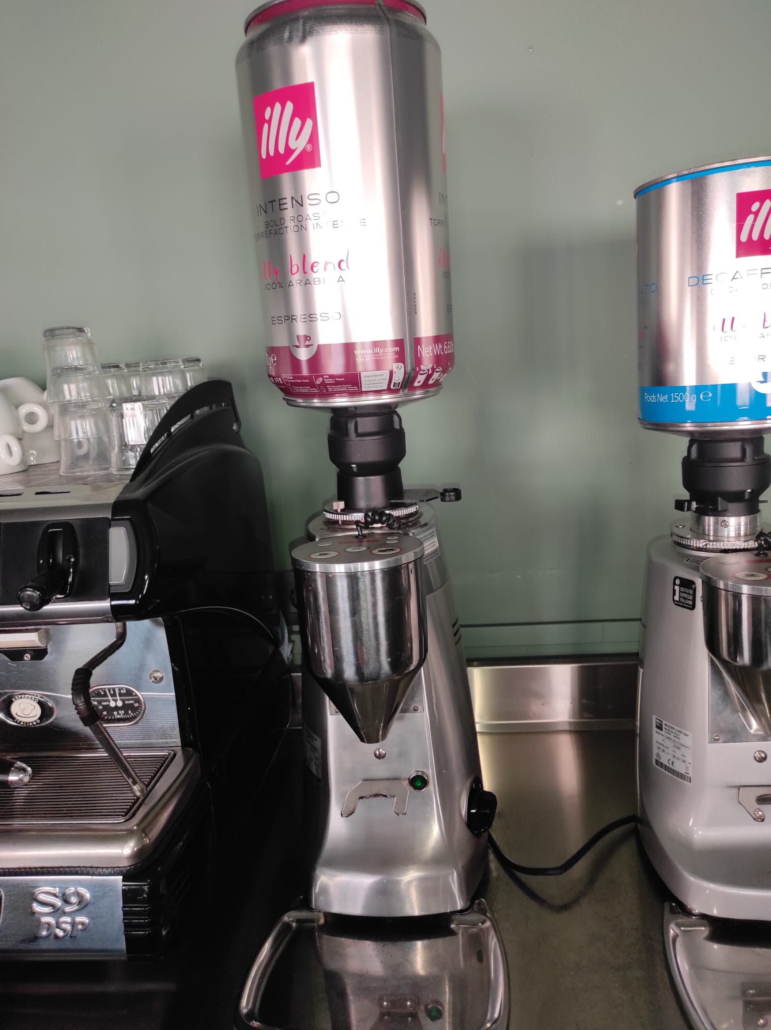 Cafetera Industrial + Molinillos + Prensador