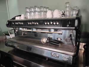 Cafetera Industrial + Molinillos + Prensador