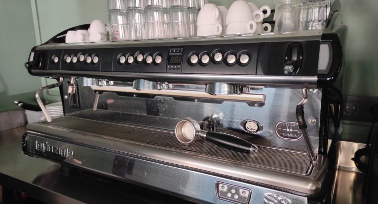 Cafetera Industrial + Molinillos + Prensador