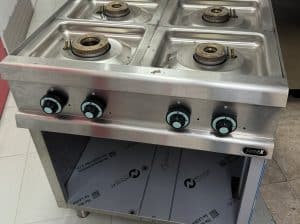 Cocina industrial a gas Junex de 4 fuegos